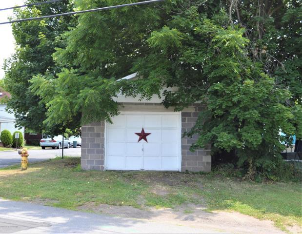 Simpson St, Peckville, PA 18452