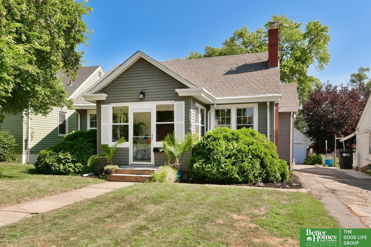 Scott St, Omaha, NE 68112