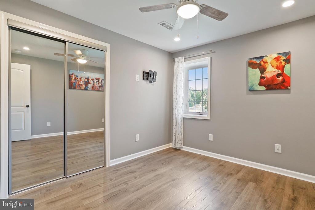 Twisted Oak Ln, Shepherdstown, WV 25443
