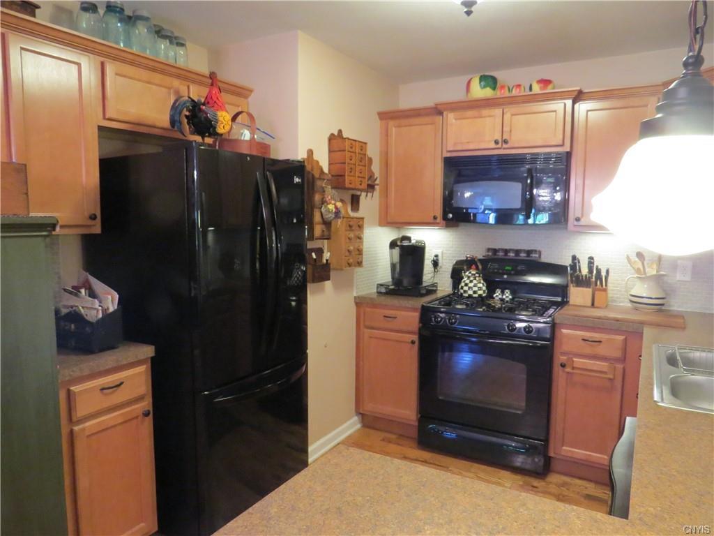 Anguilla Dr, Liverpool, NY 13090