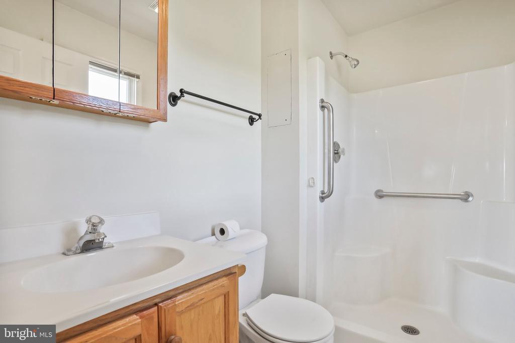 Teaberry Ln, Berkeley Springs, WV 25411