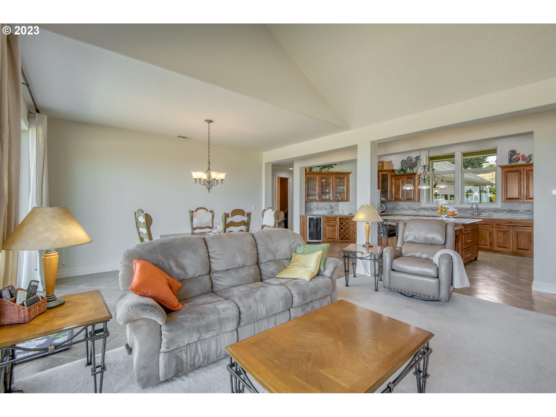 Sw Kleier Dr, Hillsboro, OR 97123