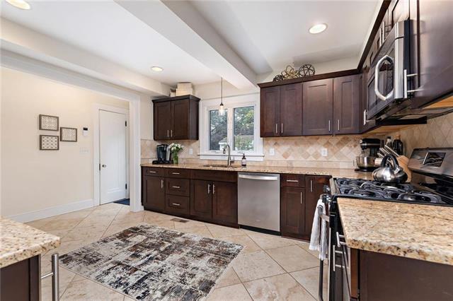 E 69th St, Kansas City, MO 64113