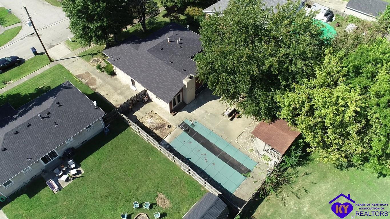 Cotswold Dr, Louisville, KY 40258