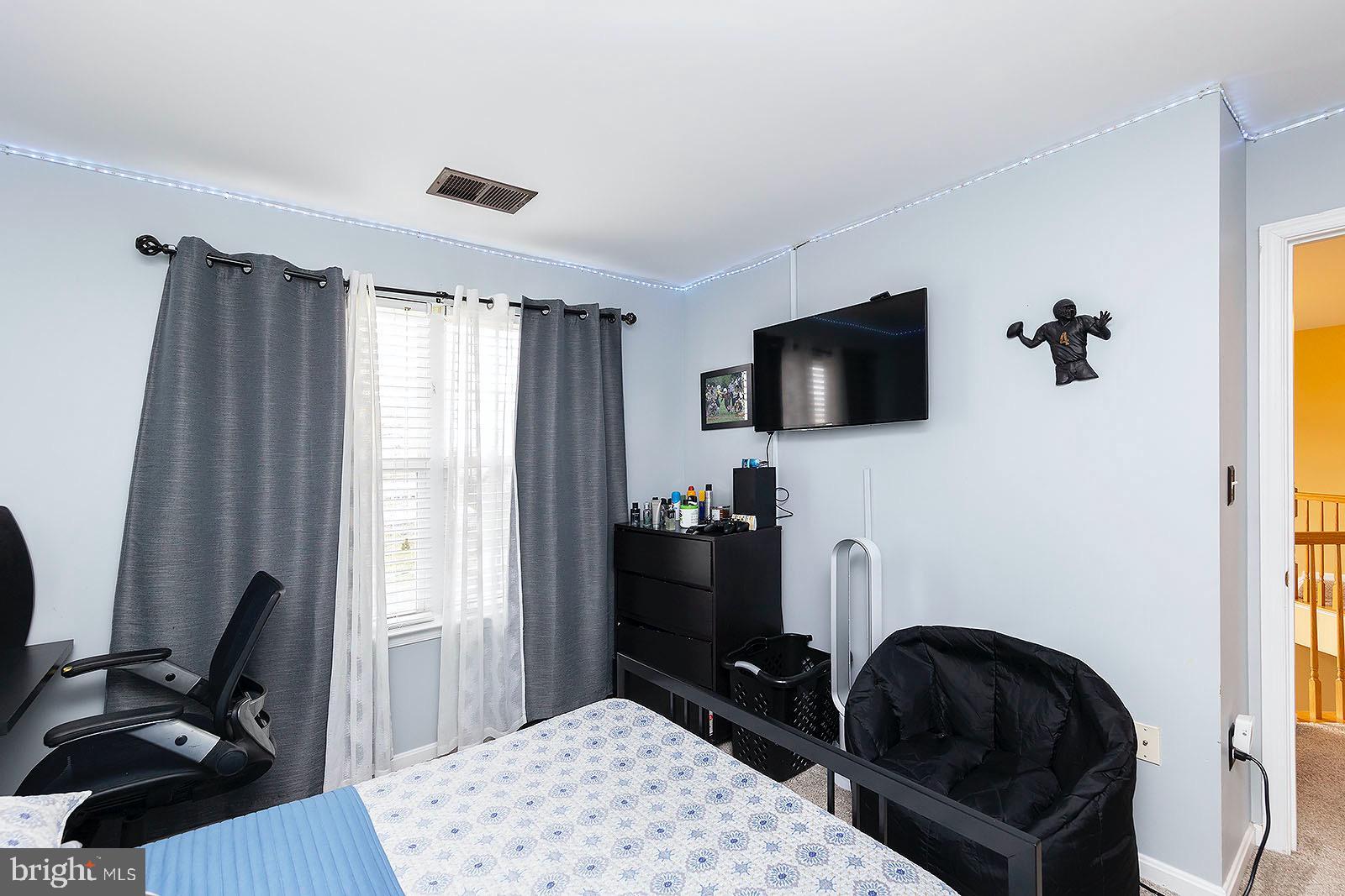 Rebecca Dr, Winchester, VA 22602