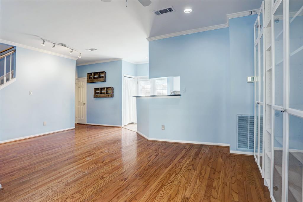 Hopkins St, Houston, TX 77006