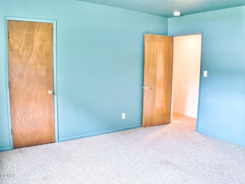 Ketch Ct, Willis, TX 77318