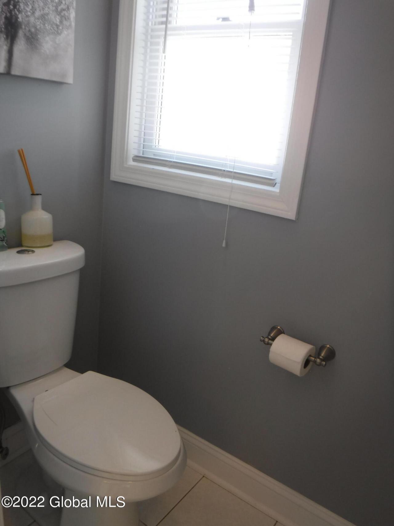 Seneca Ct, Slingerlands, NY 12159