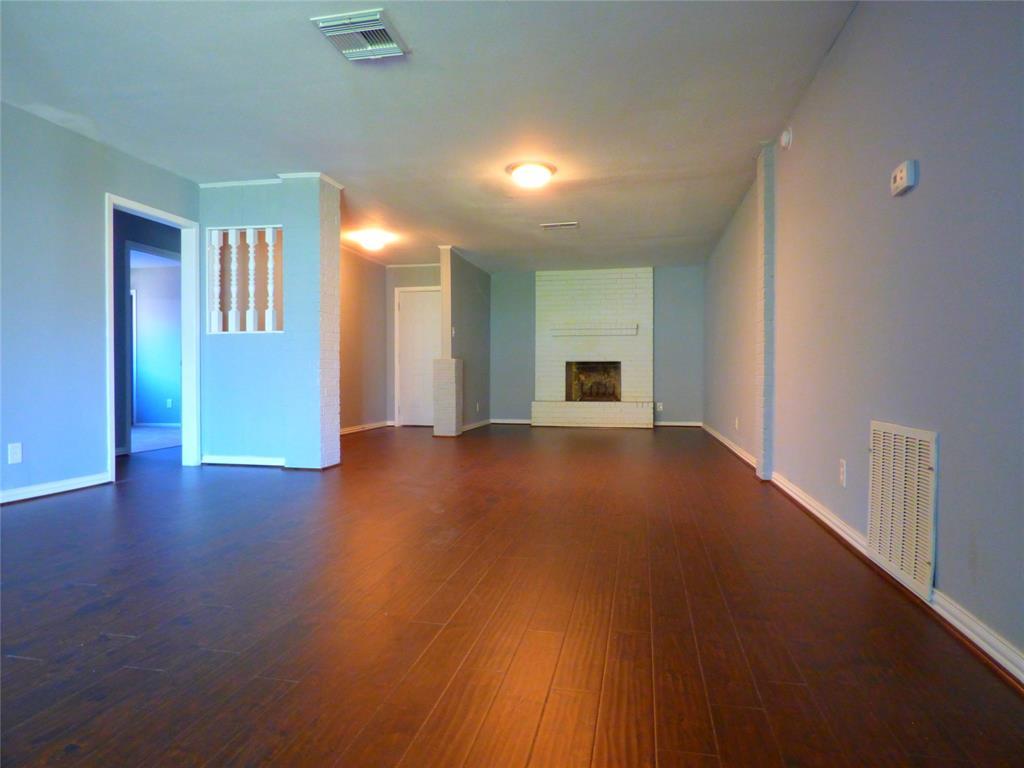 E Amherst Ln, Deer Park, TX 77536