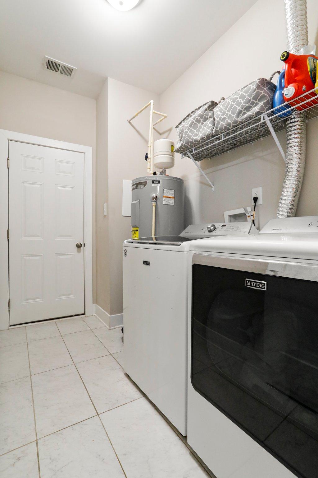 Wren St N, Martinsburg, WV 25405