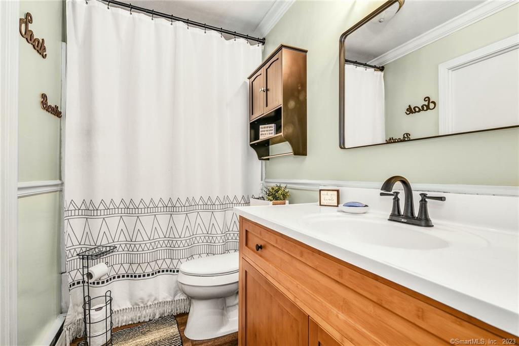 Park Rd, Oxford, CT 06478