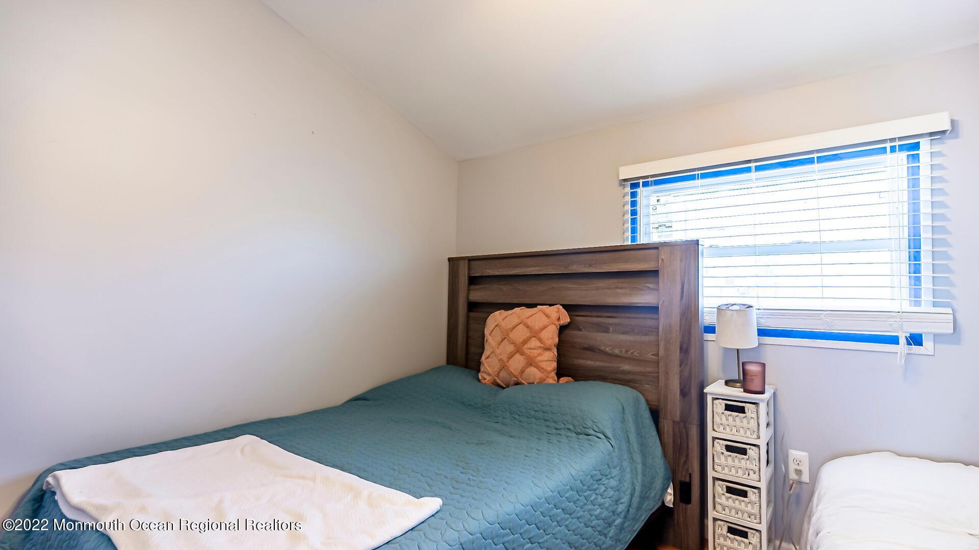 Kingfisher Rd, Tuckerton, NJ 08087