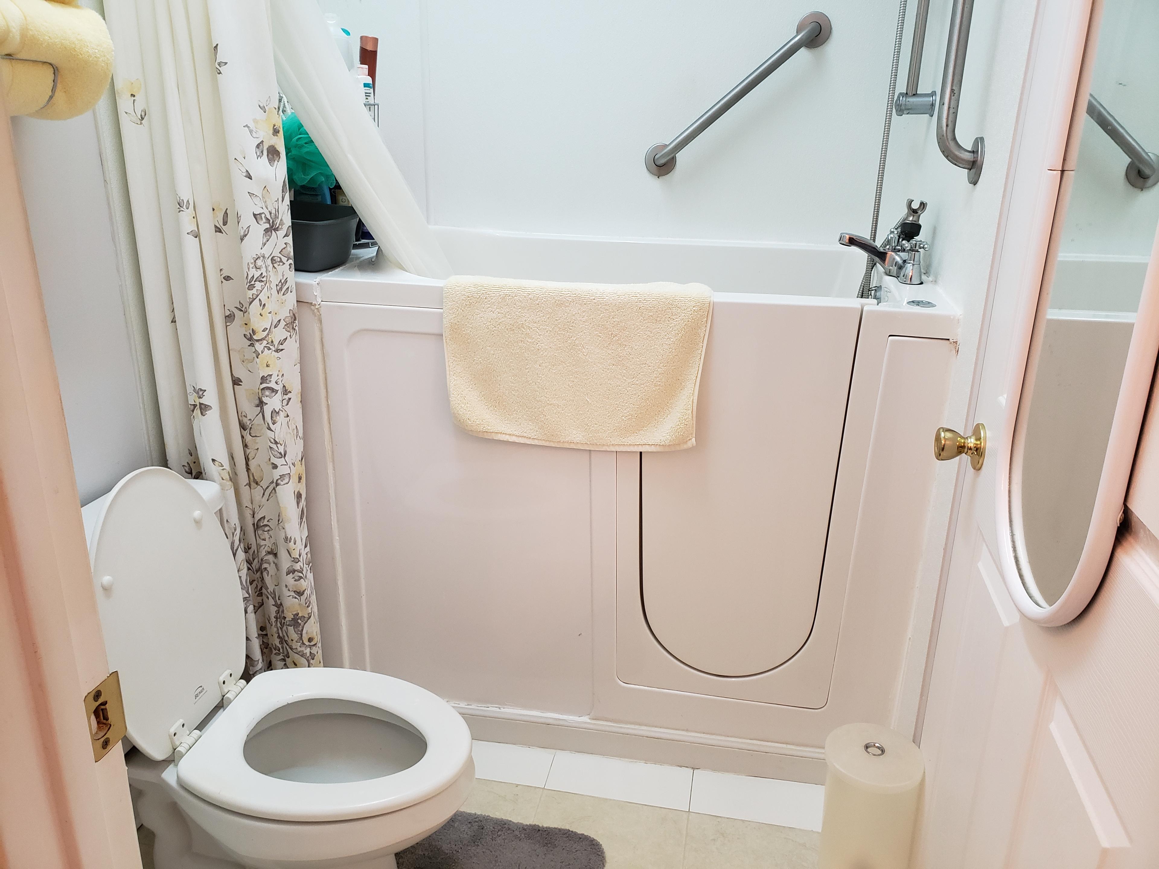 Villa Springs Cir, Powder Springs, GA 30127