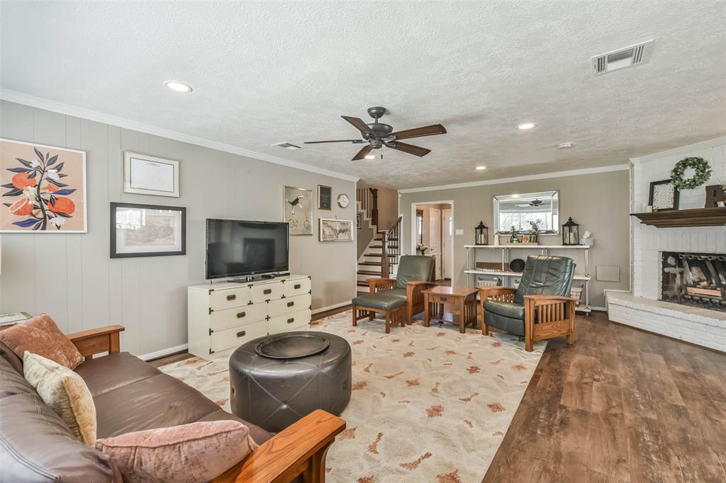 Maplewood Dr, Spring, TX 77386