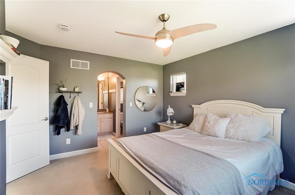 Strathaven Dr, Findlay, OH 45840