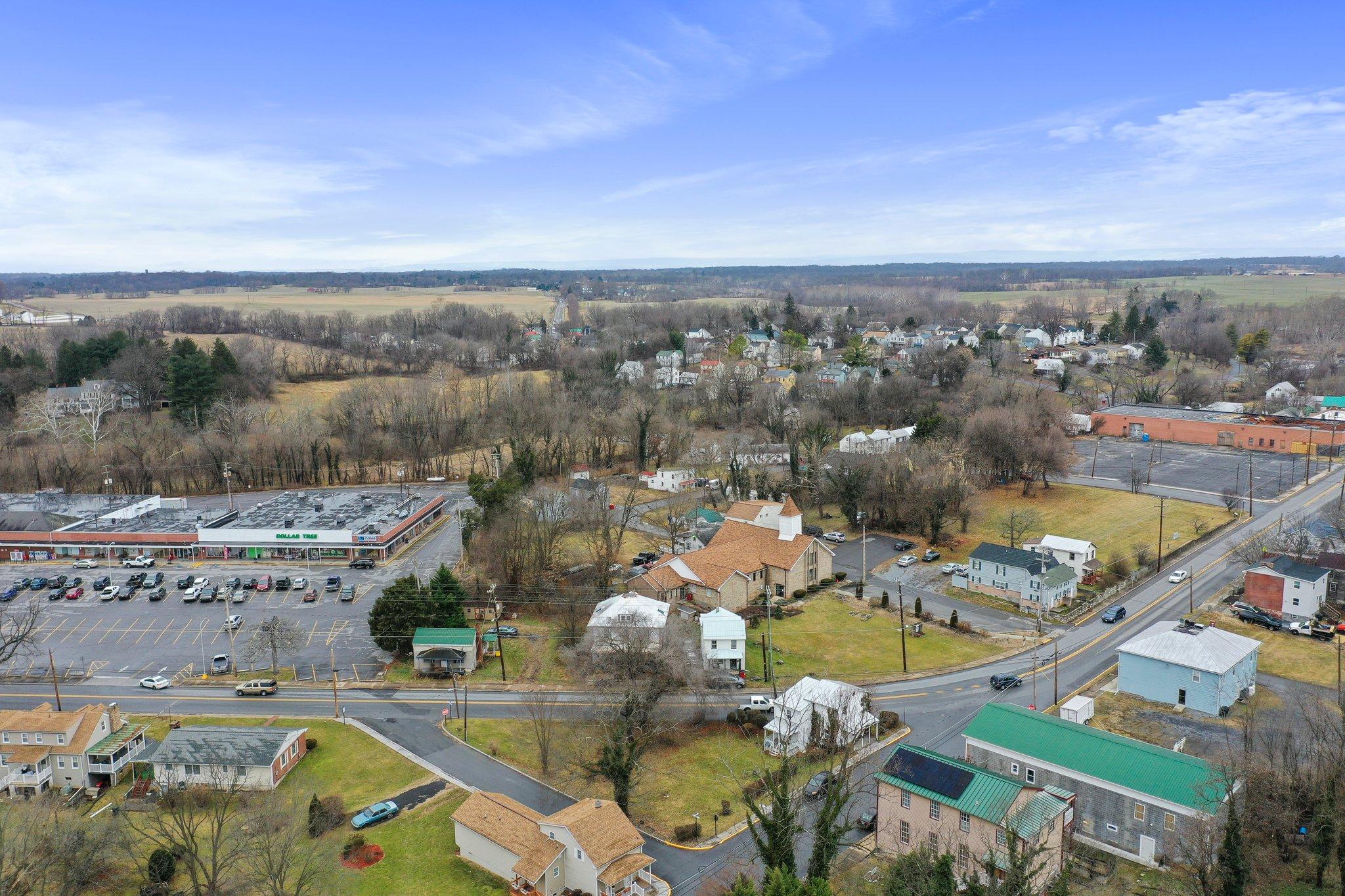 S West St, Charles Town, WV 25414