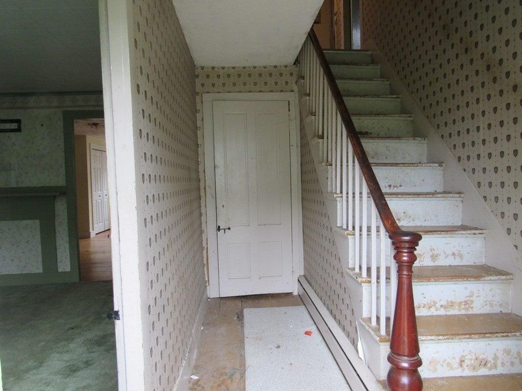 Maple St, Mendon, MA 01756