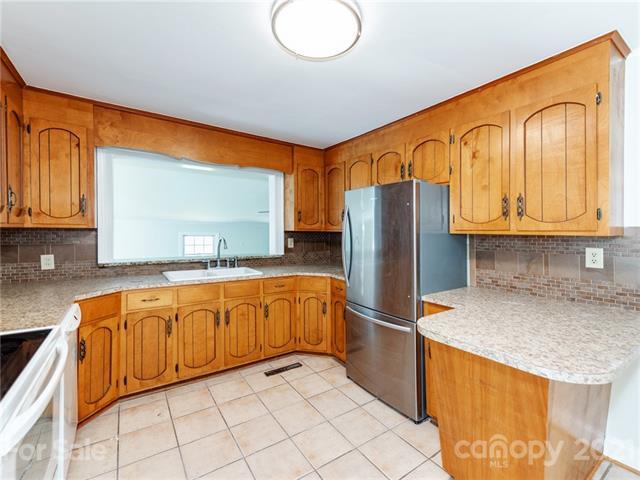 E 26th St, Kannapolis, NC 28083