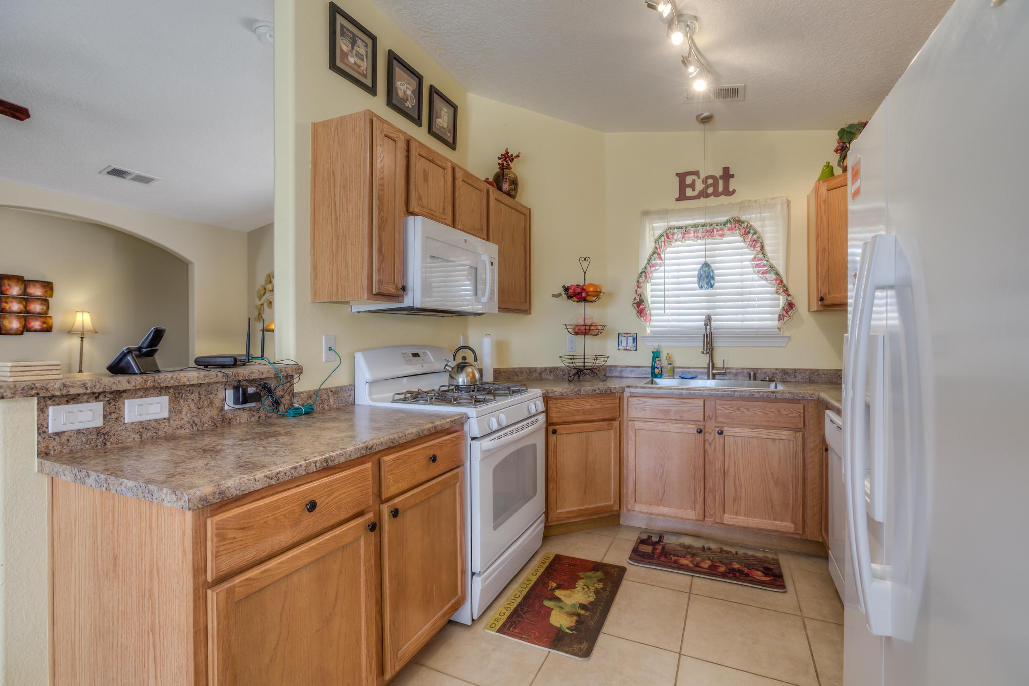 Oasis Springs Rd Ne, Rio Rancho, NM 87144