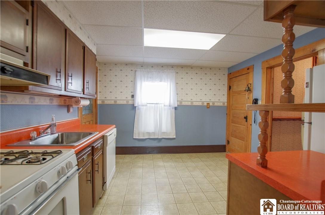 Dearing Ave, Jamestown, NY 14701