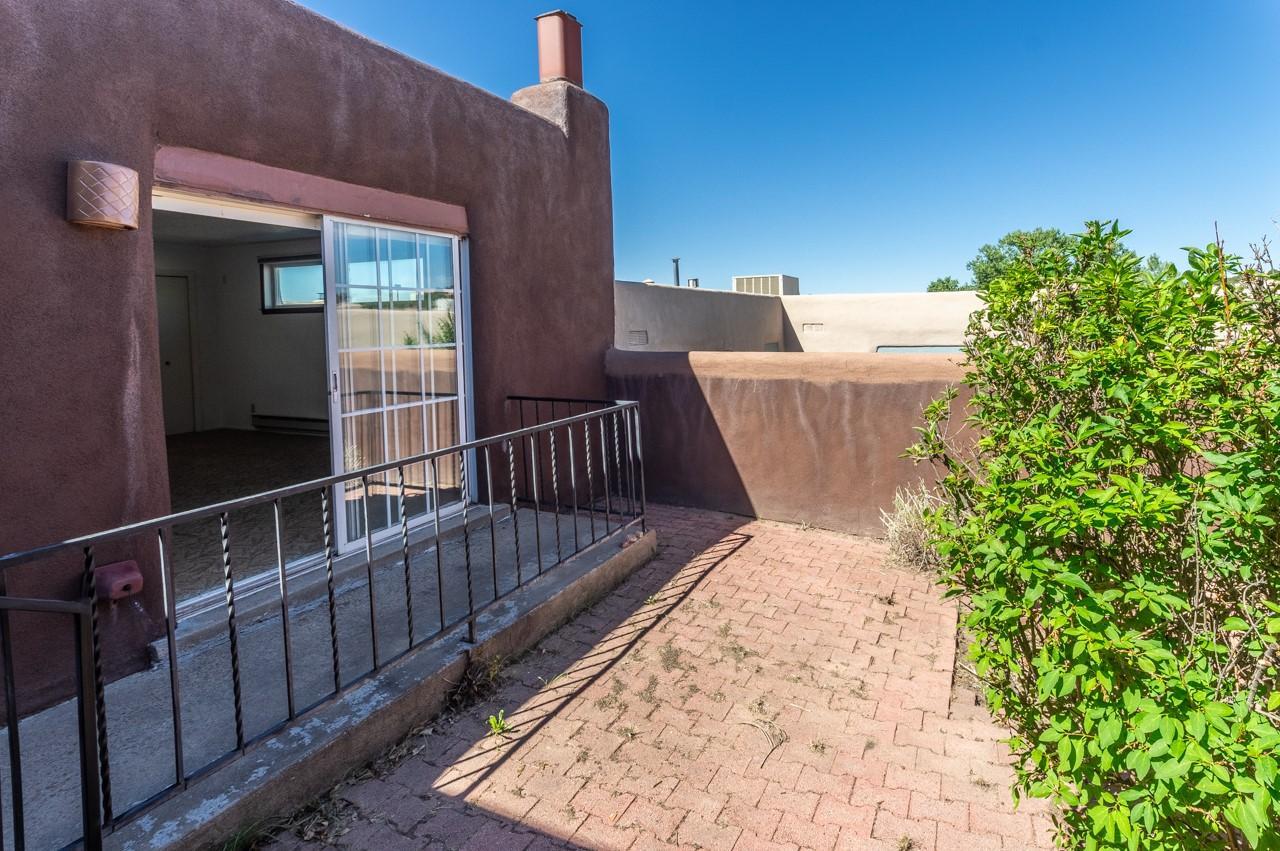Loma Boreal St, Santa Fe, NM 87501