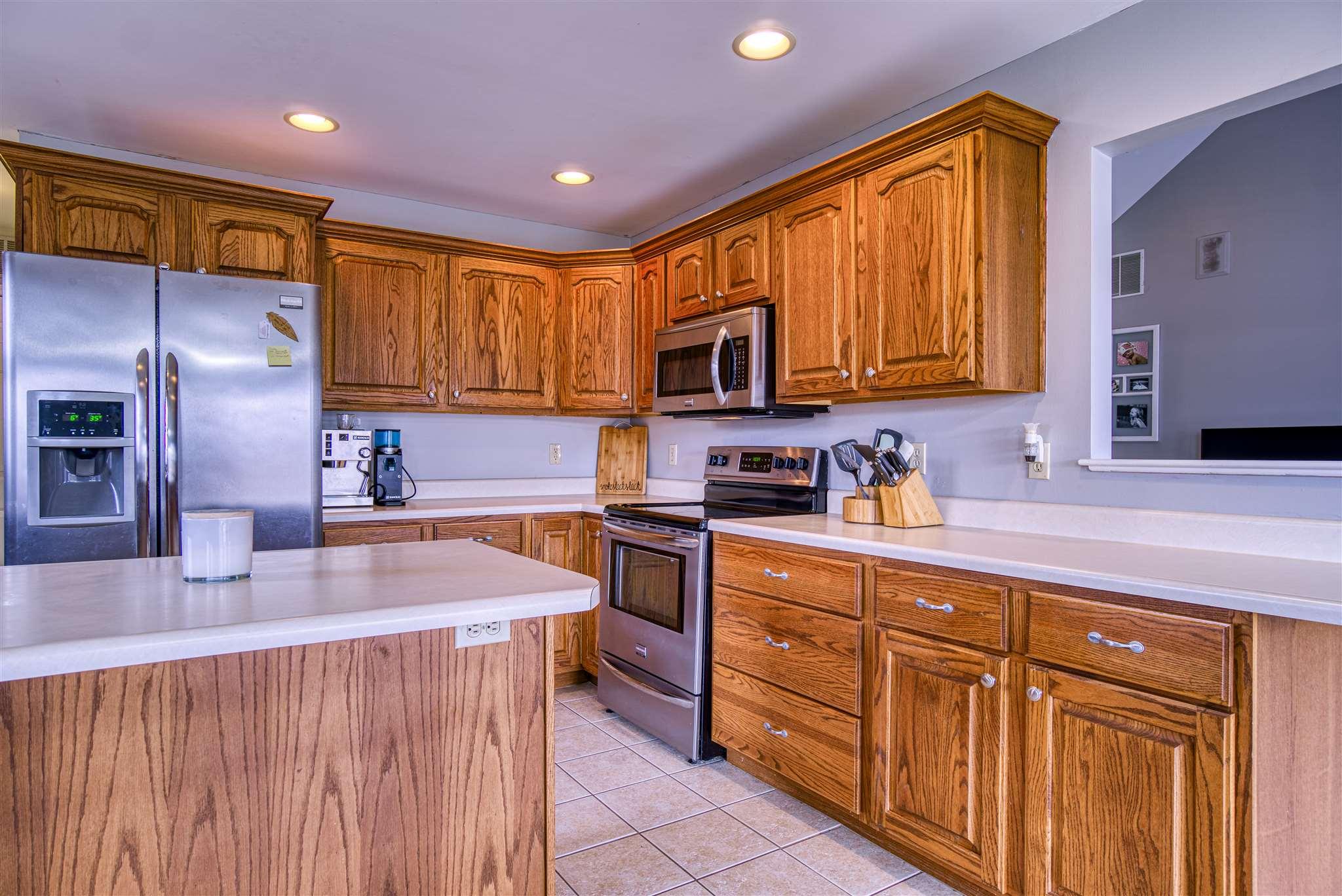 Laura Lynn Ln, Newburgh, IN 47630