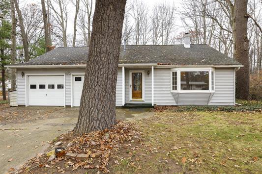 N Douglas Dr, Sanford, MI 48657