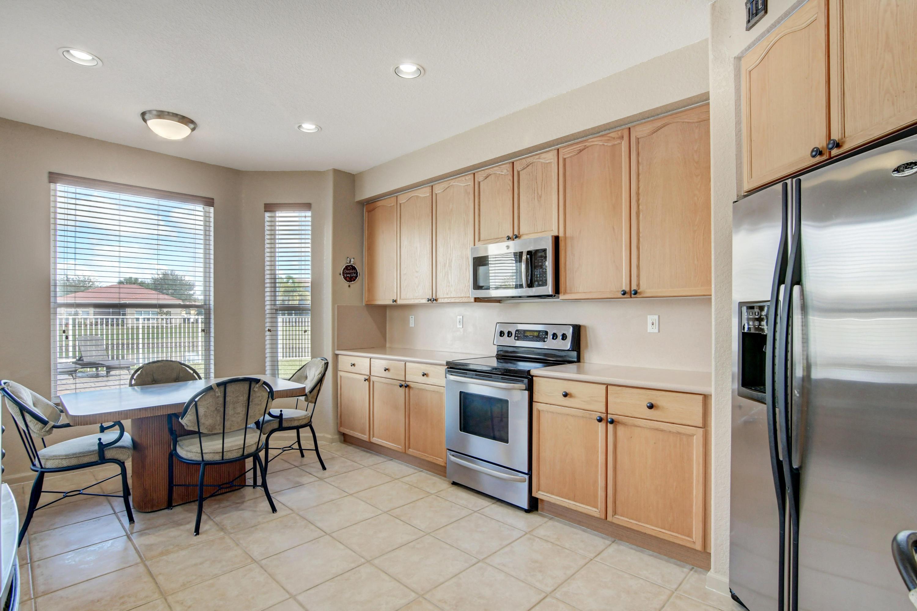 Shadow Tree Ln, Lake Worth, FL 33463