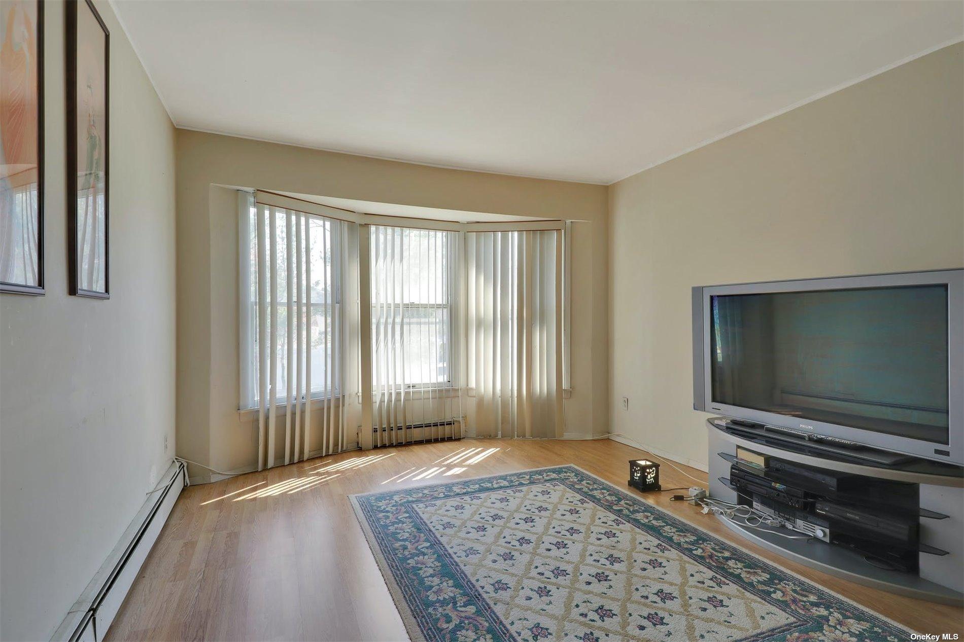 Concord St, Dix Hills, NY 11746