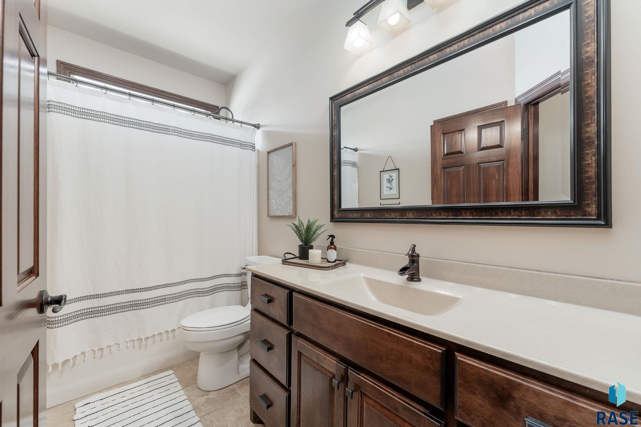 S Hyde Park, Sioux Falls, SD 57106