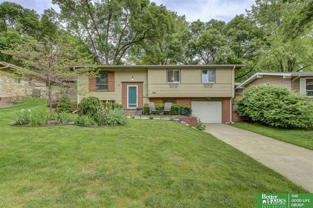 Trendwood Dr, Omaha, NE 68144