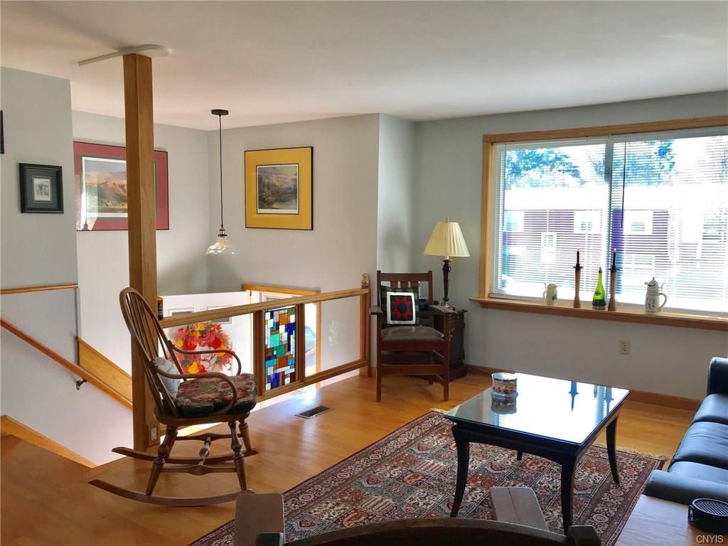 Royalton Dr, Minoa, NY 13116