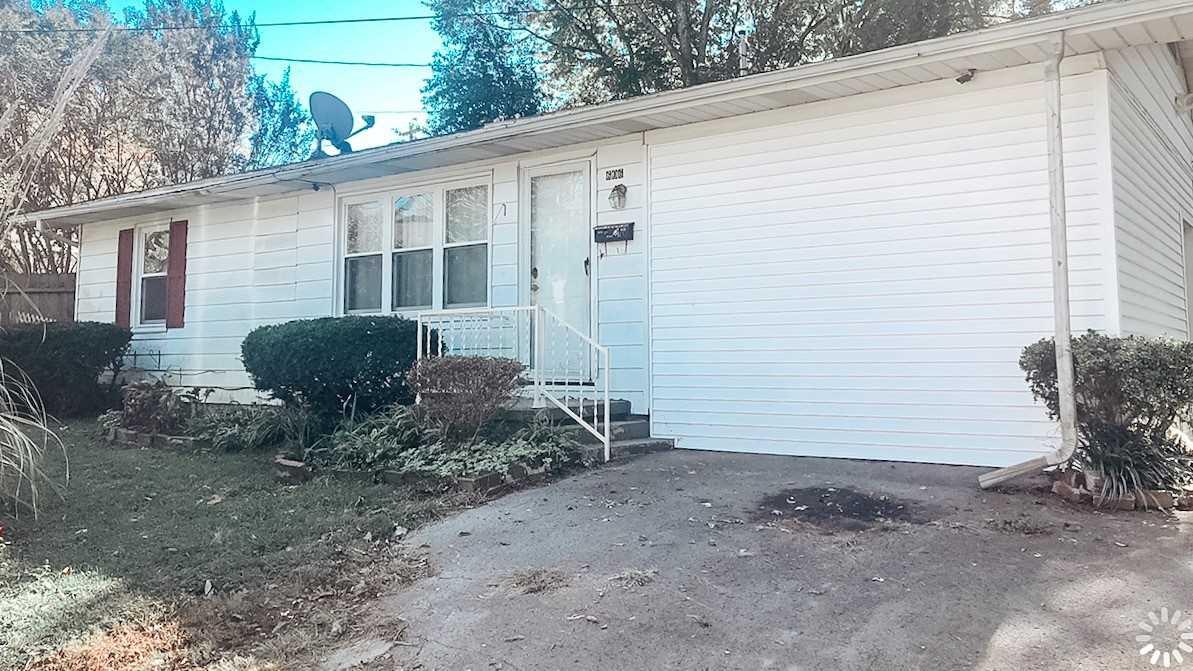 E Elm St, Scottsville, KY 42164