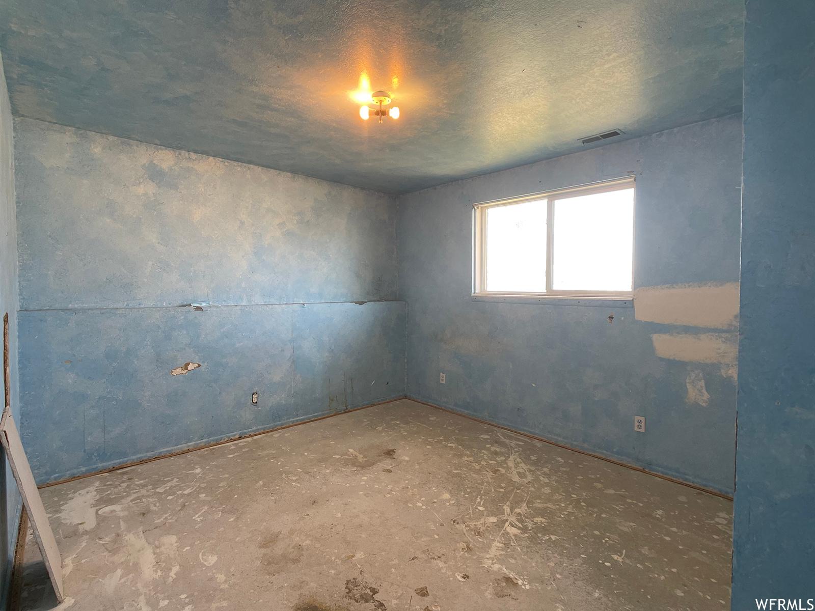 E 930 S, Pleasant Grove, UT 84062