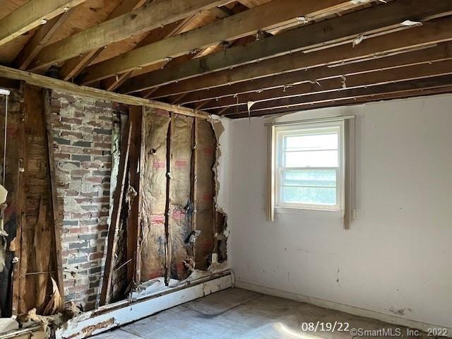 Mountain Rd, Newington, CT 06111