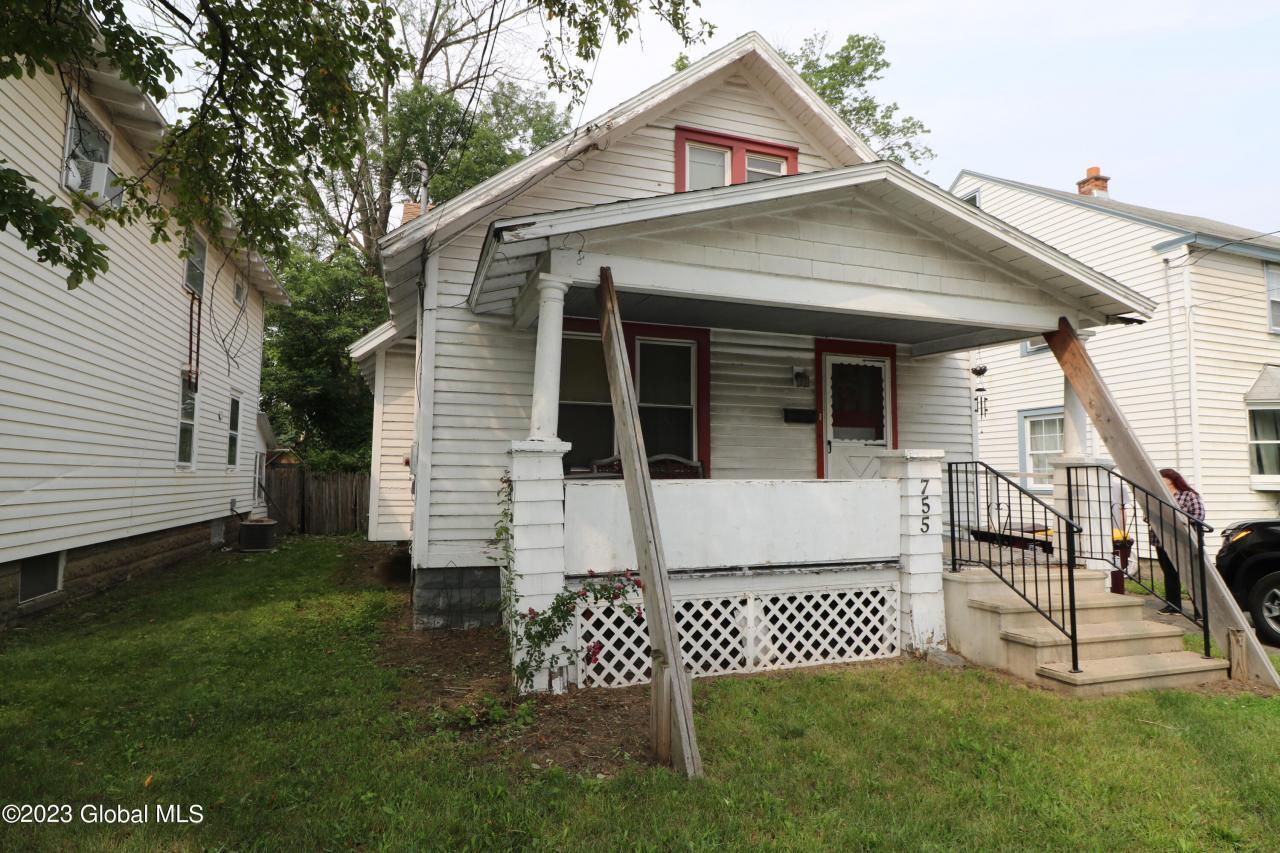 Curry Rd, Schenectady, NY 12306