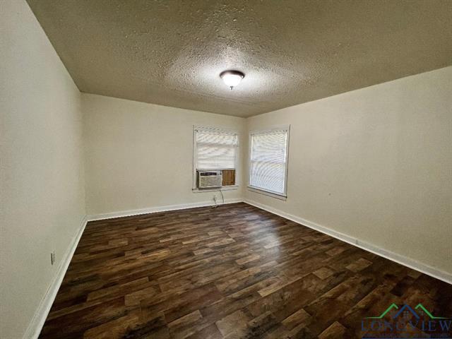 N Live Oak St, Carthage, TX 75633