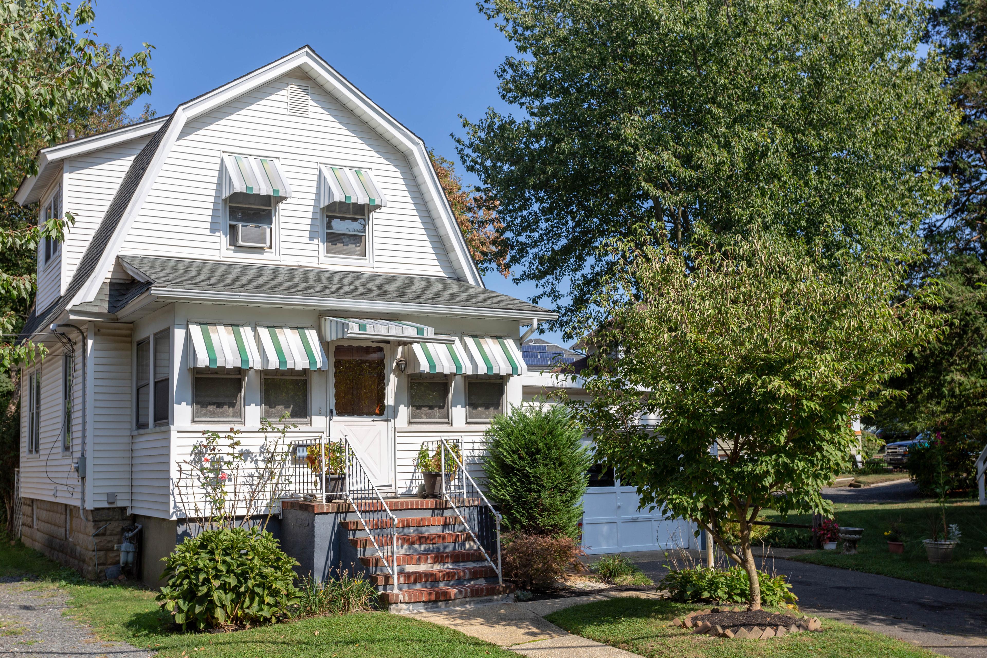 South St, Red Bank, NJ 07701