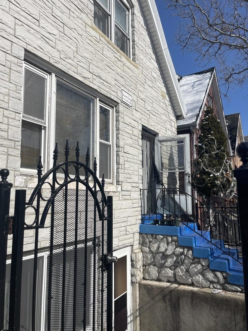 W 24th Pl, Chicago, IL 60608
