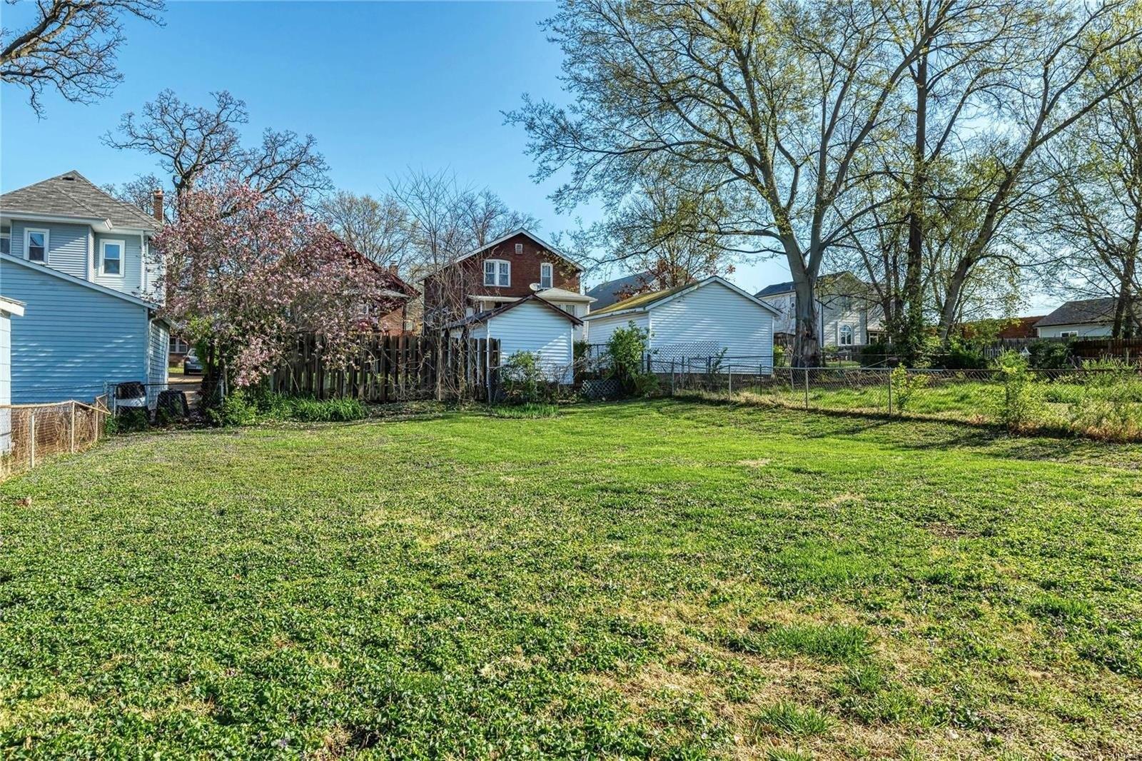 Woodland Ave, Saint Louis, MO 63143