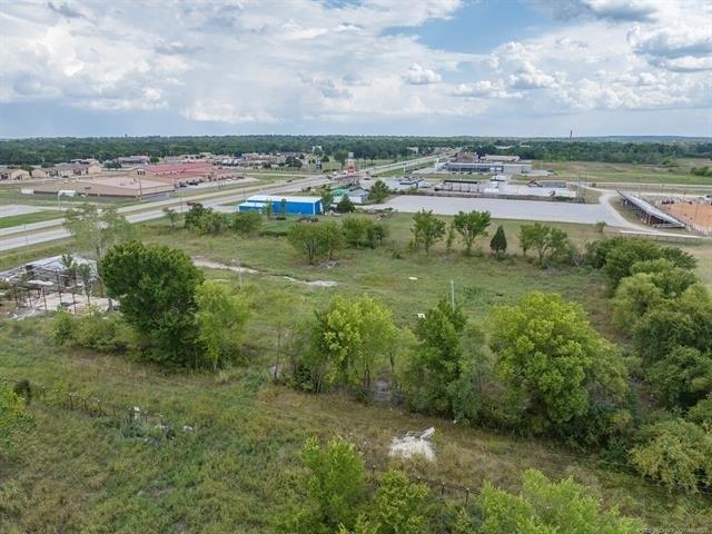 N Wood Dr, Okmulgee, OK 74447