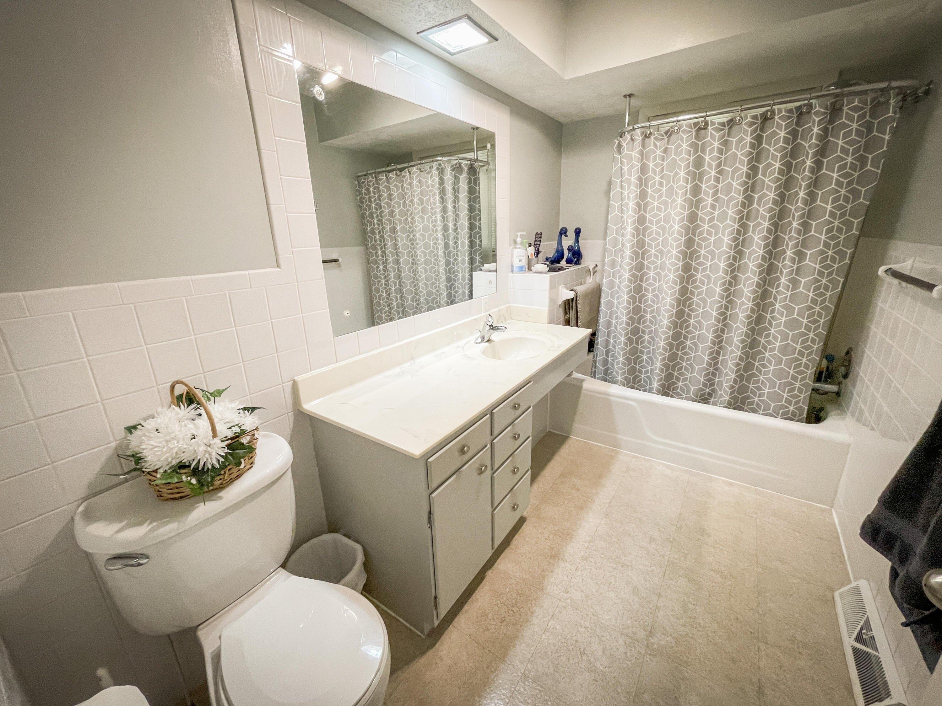 S Nettleton Ave, Springfield, MO 65807