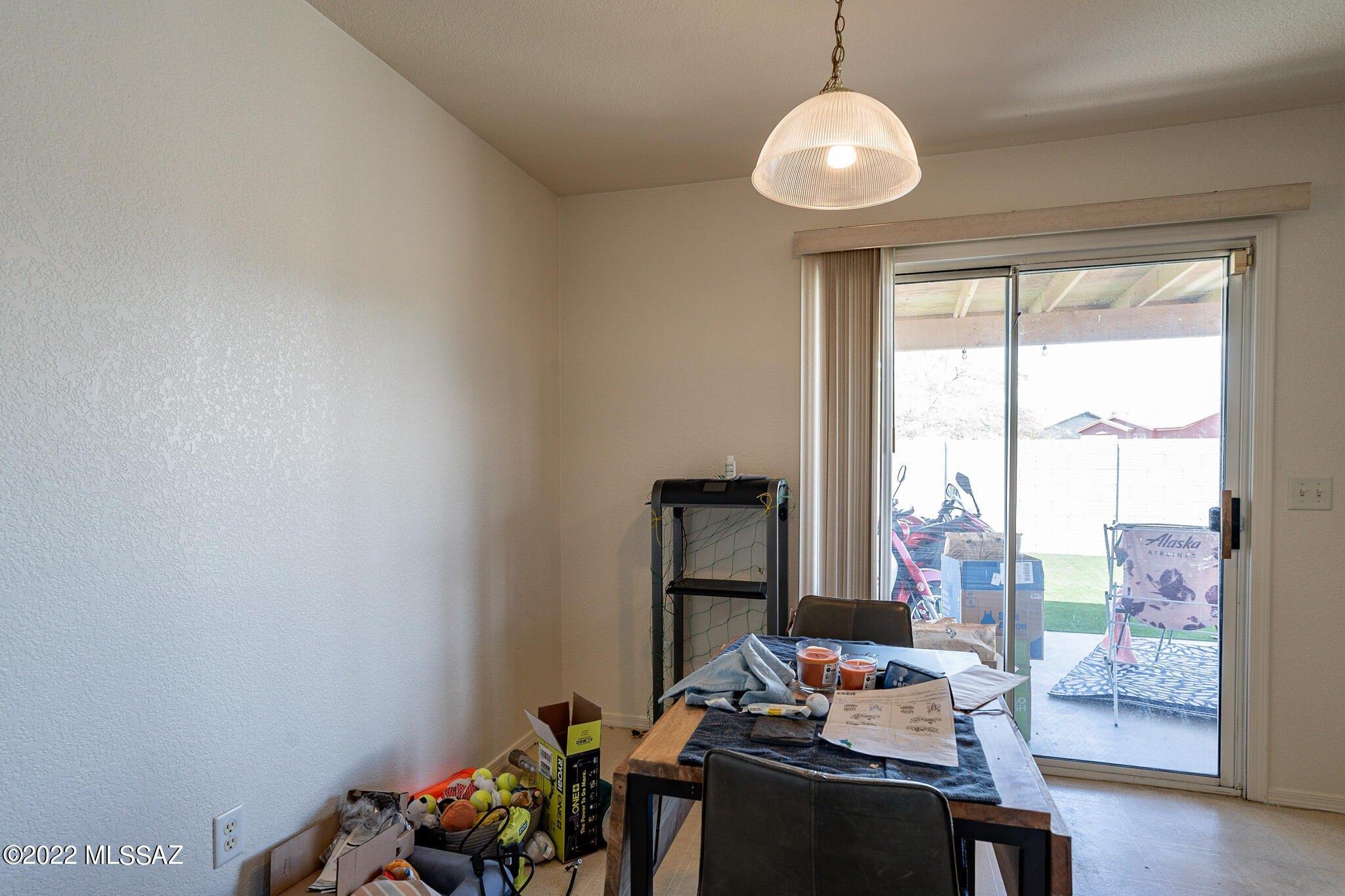 E Ainsworth Dr, Tucson, AZ 85710