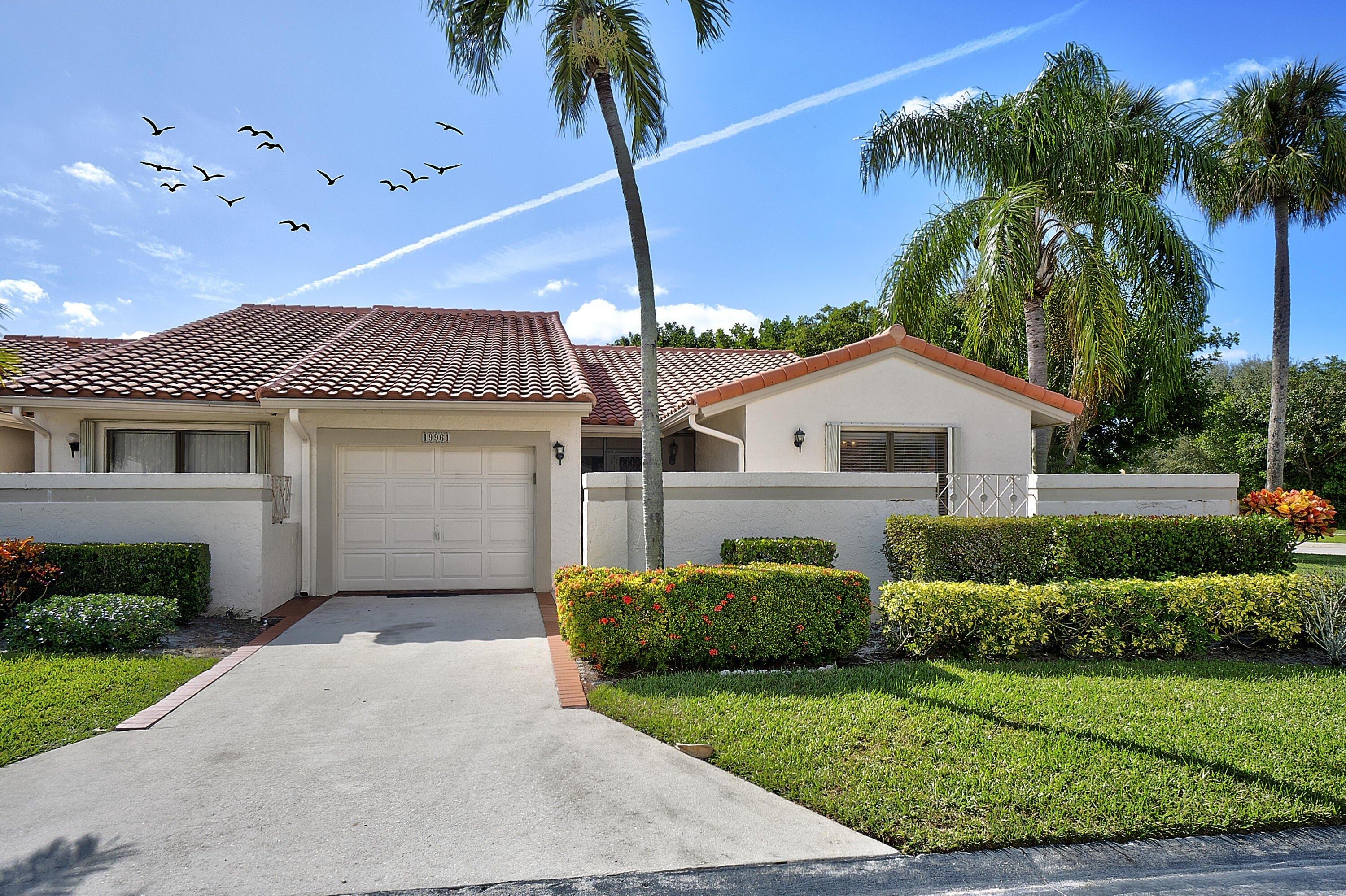 Mona Cir, Boca Raton, FL 33434