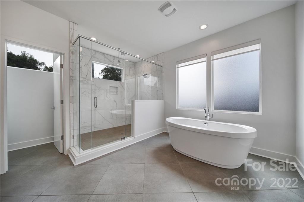 Coxe Ave, Charlotte, NC 28208