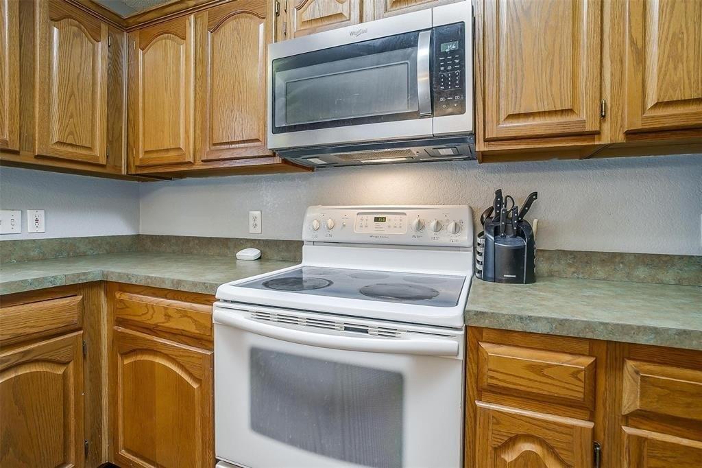 Firebird Dr, Watauga, TX 76148