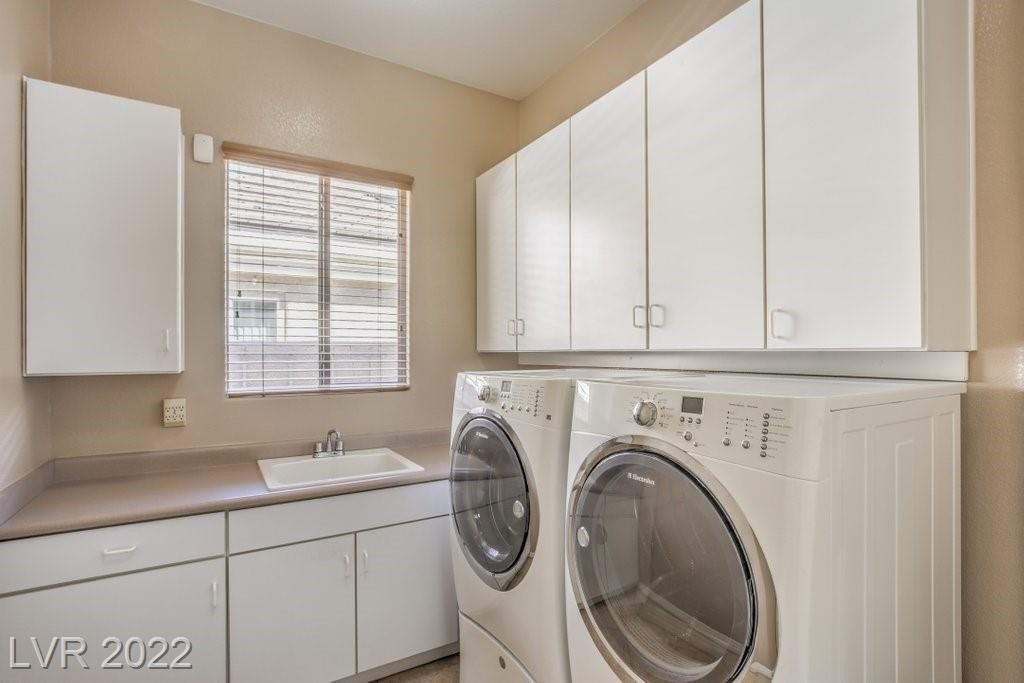 Summer Mesa Dr, Las Vegas, NV 89144
