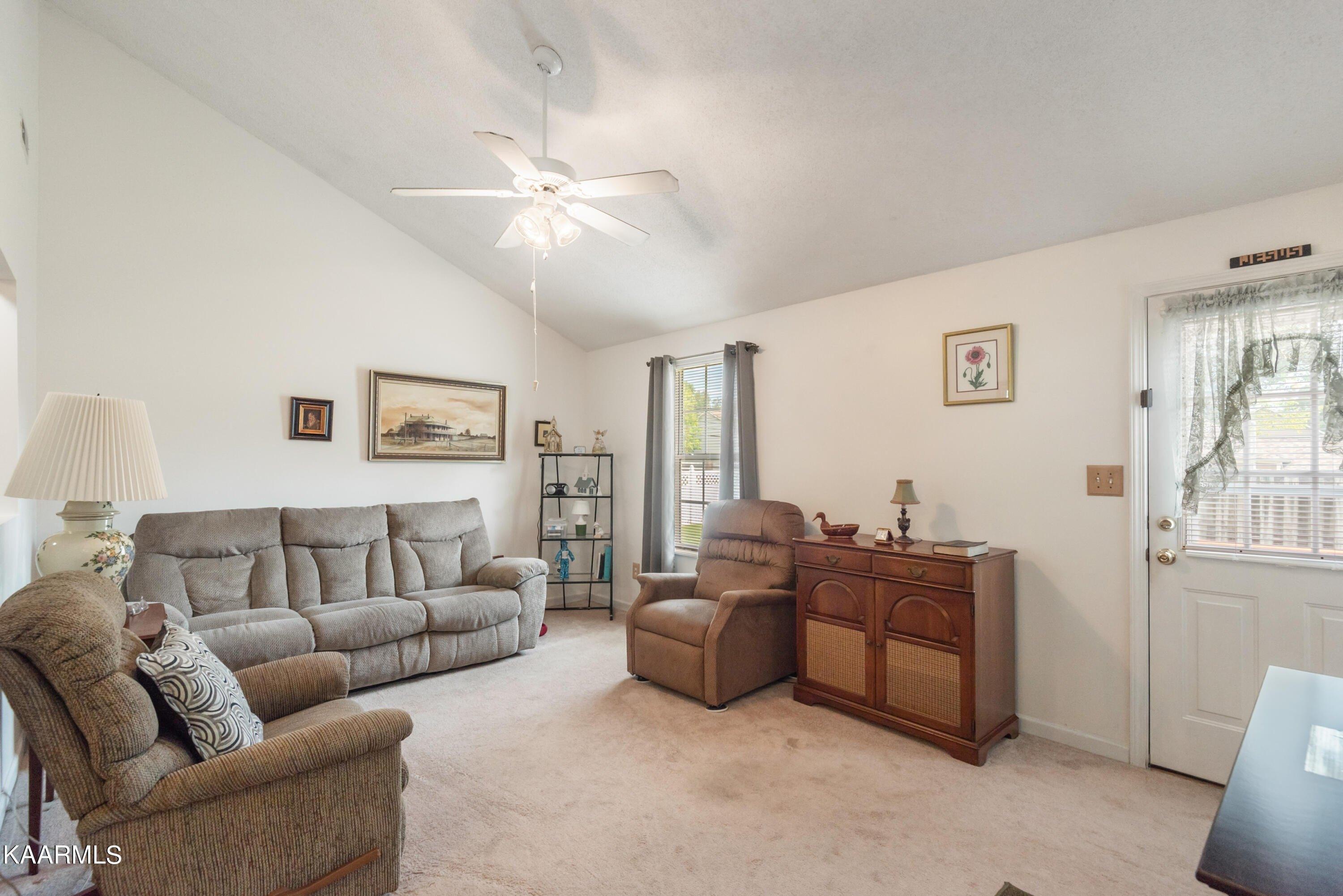 Royal Prince Way, Knoxville, TN 37912