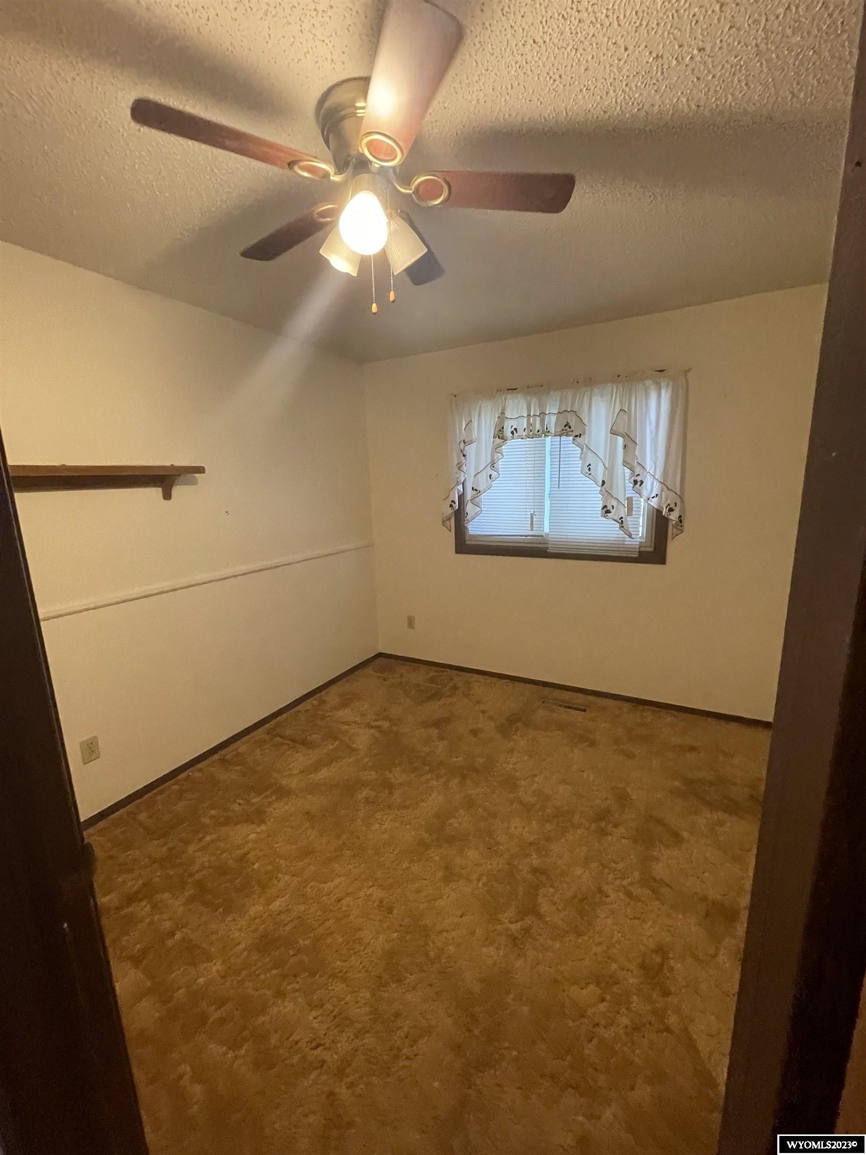 E 25th Ave, Torrington, WY 82240