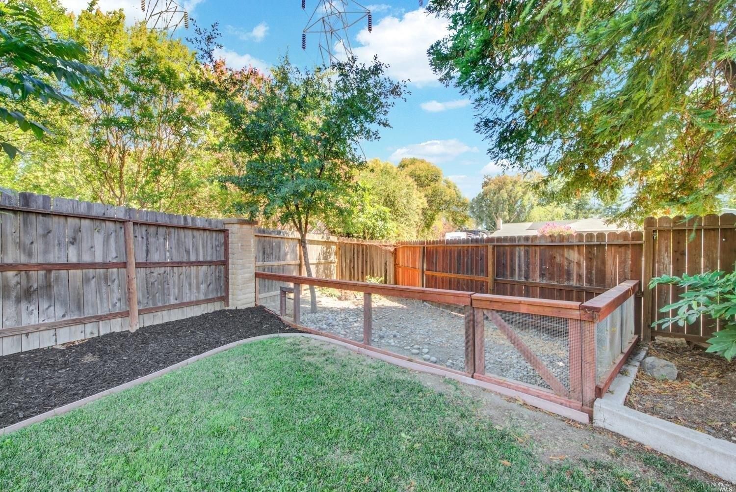Valencia Ln, Vacaville, CA 95688
